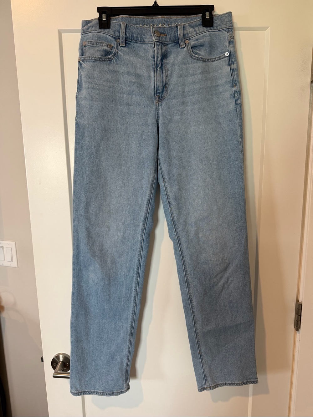 Light Wash Women’s American Eagle Jeans